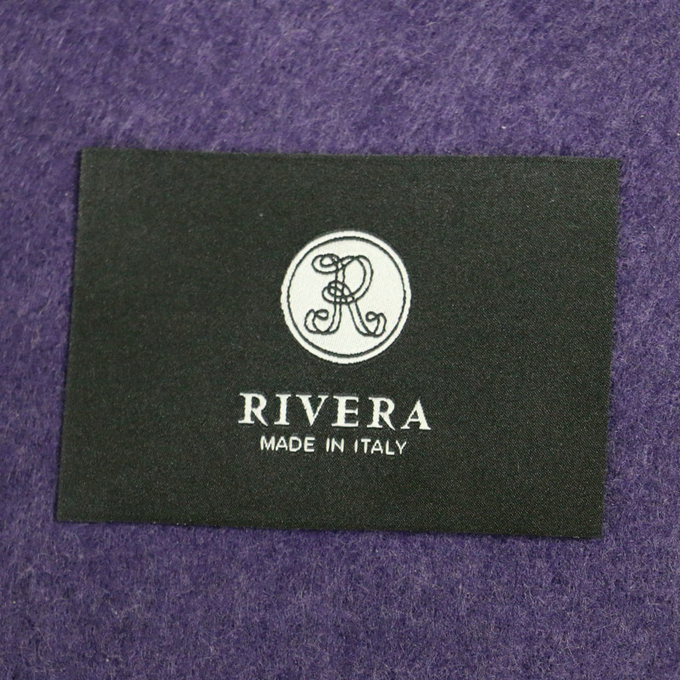 Etiquetas tejidas blancas de la ropa de la mancha que cosen en el hierro en los accesorios de la ropa