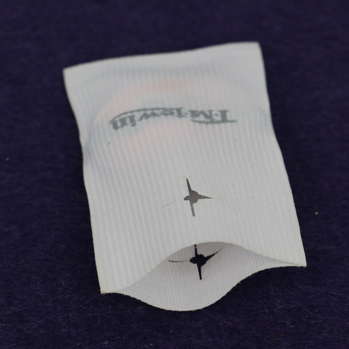 La ropa tejida el cuello blanco del algodón del doblez de centro etiqueta Lables principal